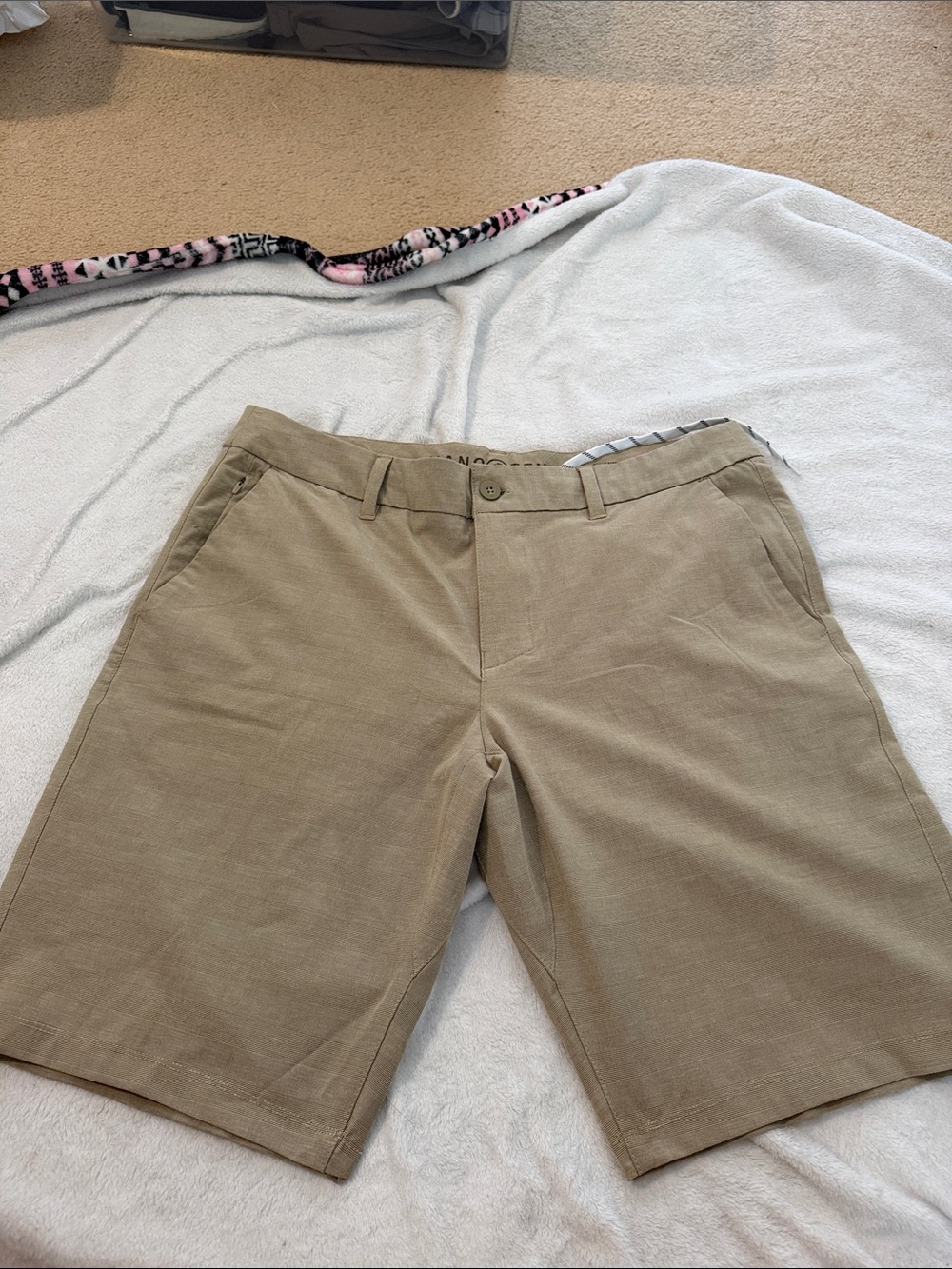 Hang Ten Men's Tan Flat-Front Shorts